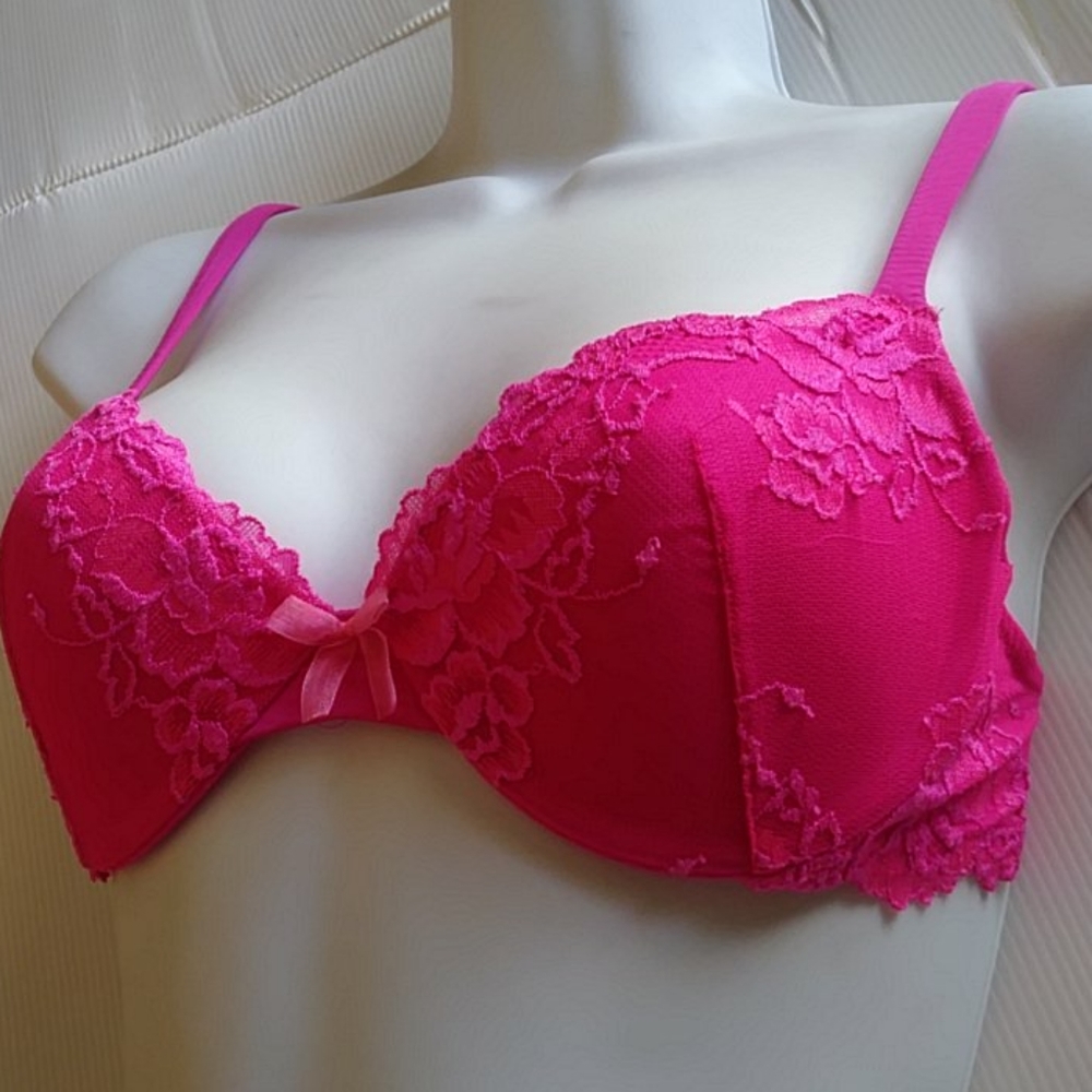 Victoria's Secret bra 32C lined demi